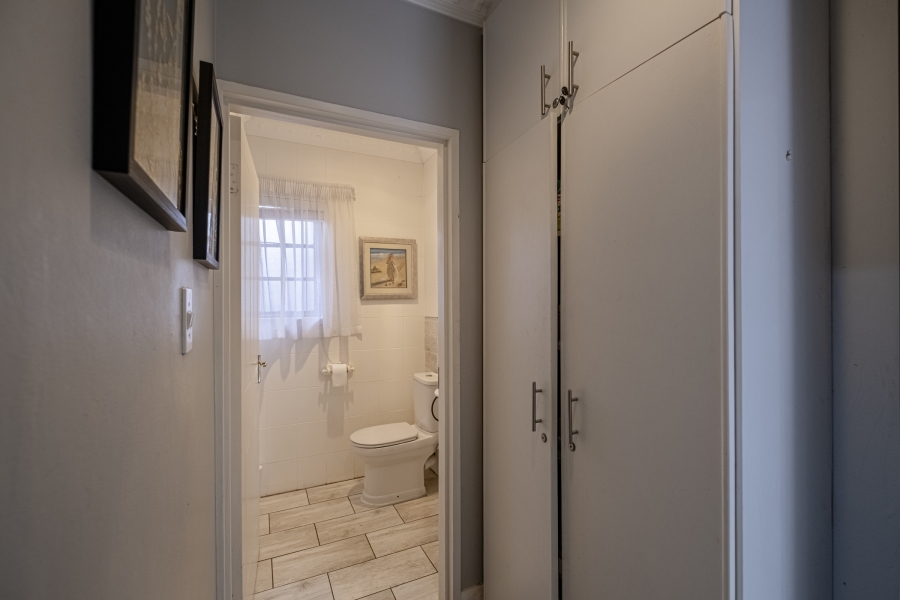 5 Bedroom Property for Sale in Summerstrand Eastern Cape